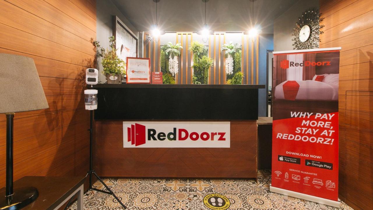 Reddoorz @ Gardenview Hotel Gtower 安吉利斯 外观 照片